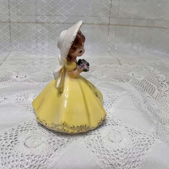 Vintage Josef Originals Figurines, August Doll of the Month, Vintage Figurines - Picture 3 of 10
